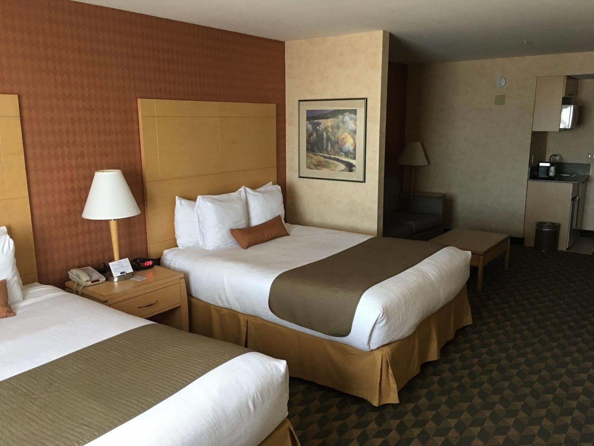 Western North Vegas Inn&suites Hotel